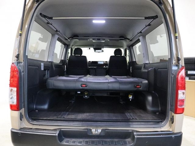 TOYOTA HIACE van 2WD 2018
