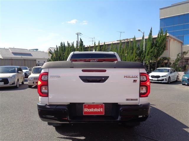 TOYOTA HILUX 4WD 2023
