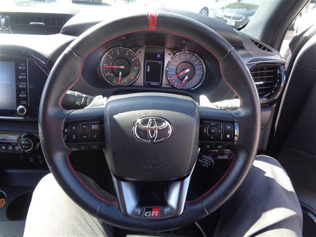 TOYOTA HILUX 4WD 2023