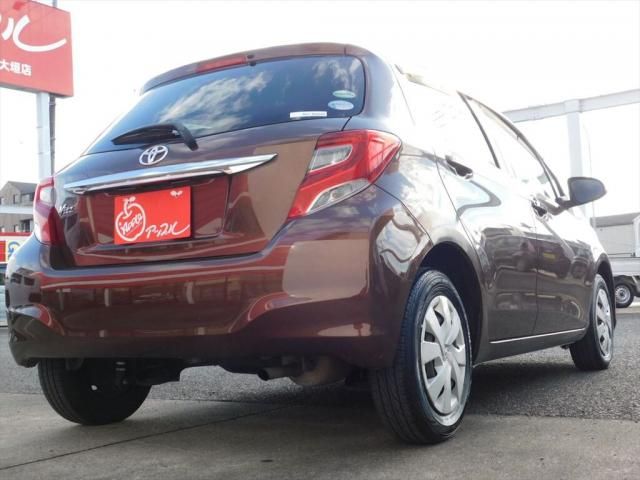TOYOTA VITZ 2015