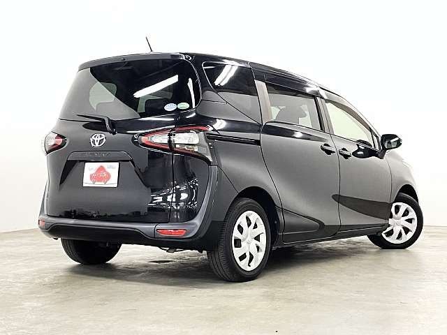 TOYOTA SIENTA 2017