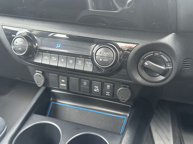 TOYOTA HILUX 4WD 2023