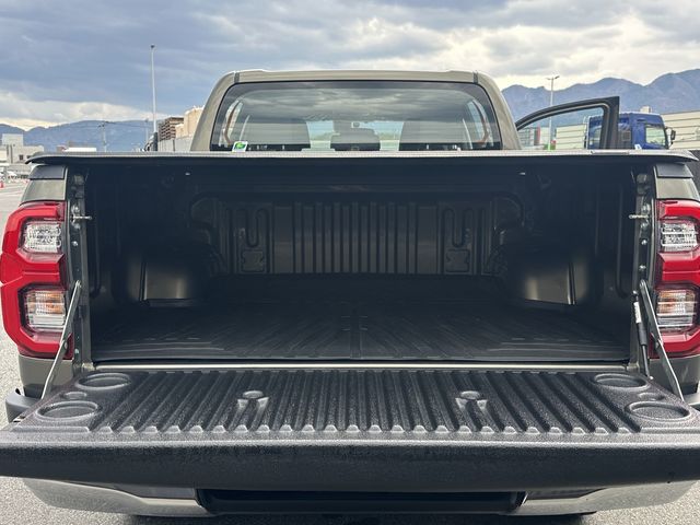 TOYOTA HILUX 4WD 2023