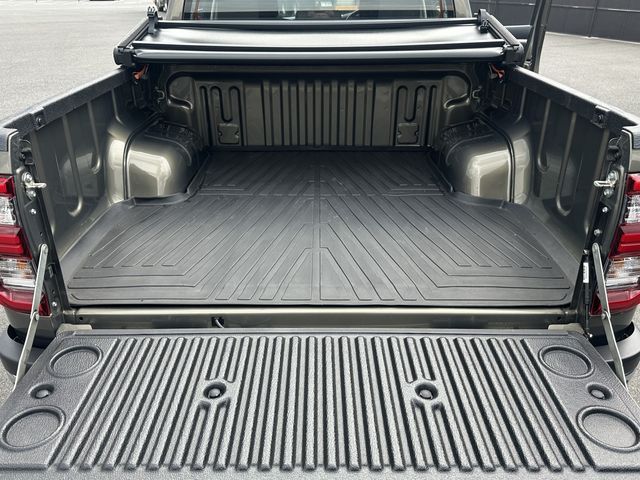 TOYOTA HILUX 4WD 2023