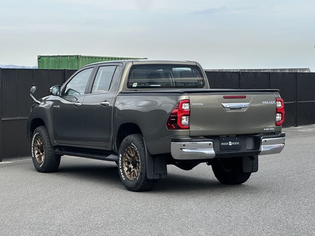 TOYOTA HILUX 4WD 2023