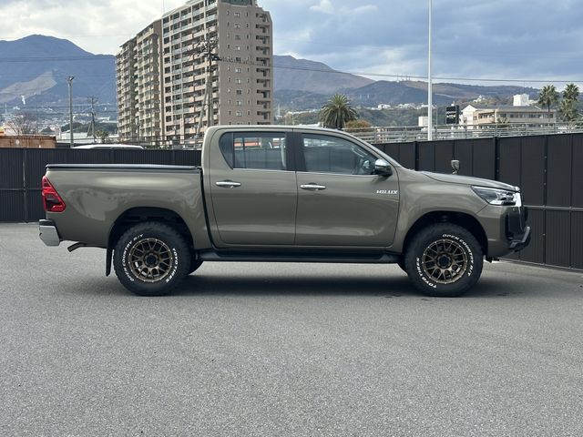 TOYOTA HILUX 4WD 2023