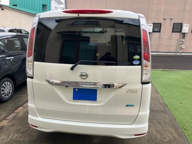 NISSAN SERENA  WG 2011