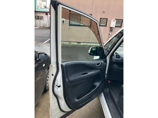 NISSAN SERENA  WG 2011