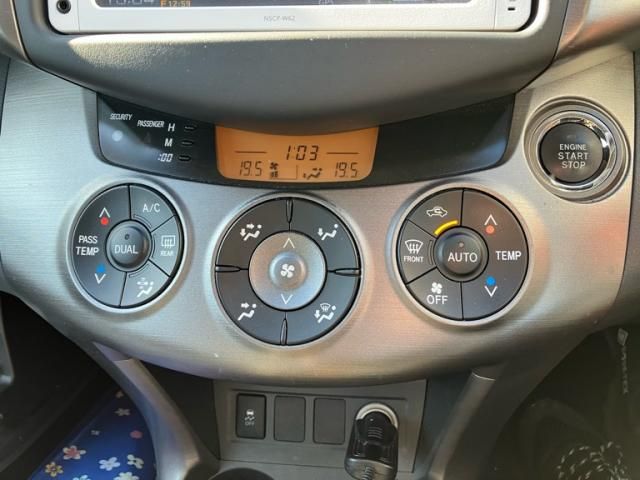 TOYOTA RAV4 4WD 2013