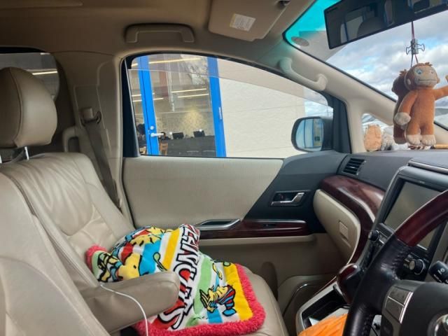 TOYOTA VELLFIRE 2009