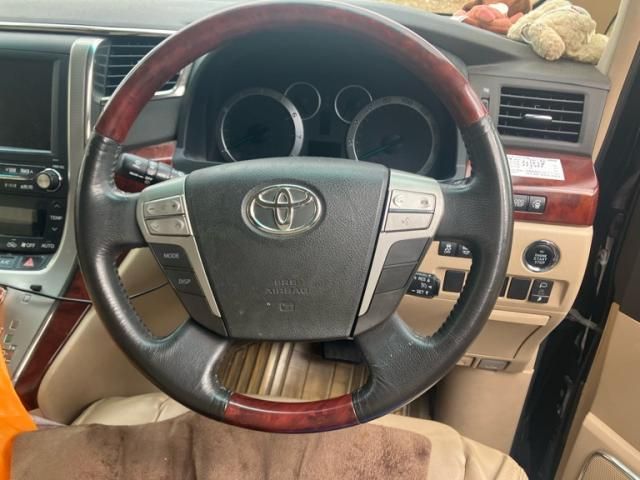 TOYOTA VELLFIRE 2009