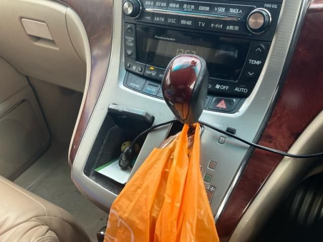 TOYOTA VELLFIRE 2009