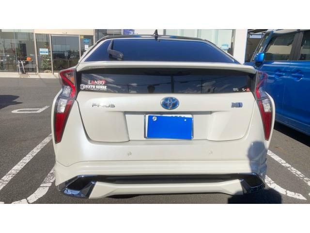 TOYOTA PRIUS 2018