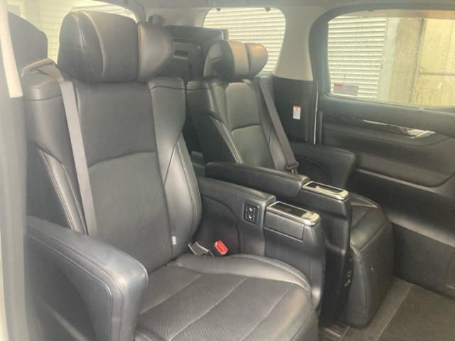 TOYOTA VELLFIRE  HYBRID 4WD 2016