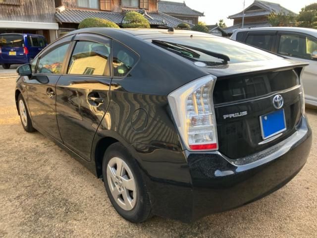 TOYOTA PRIUS 2011