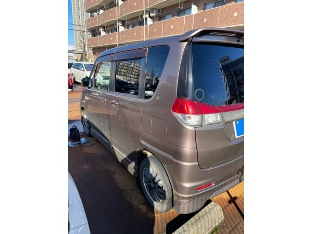 SUZUKI SOLIO 4WD 2011