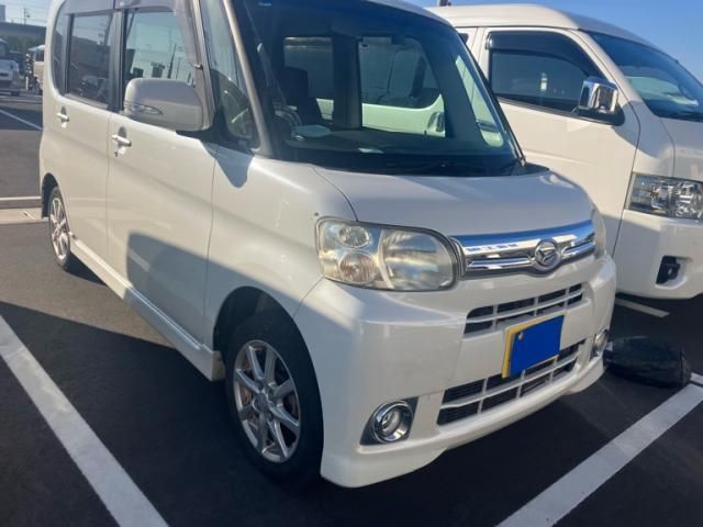 DAIHATSU TANTO 4WD 2013