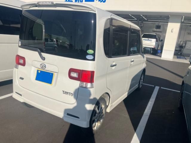 DAIHATSU TANTO 4WD 2013