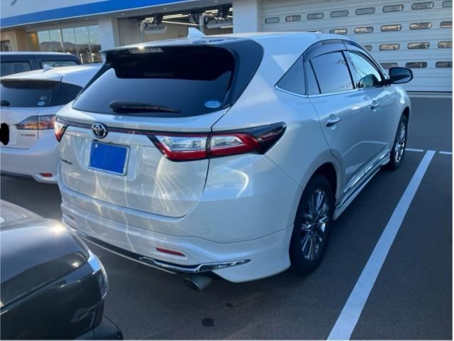 TOYOTA HARRIER 2WD 2019
