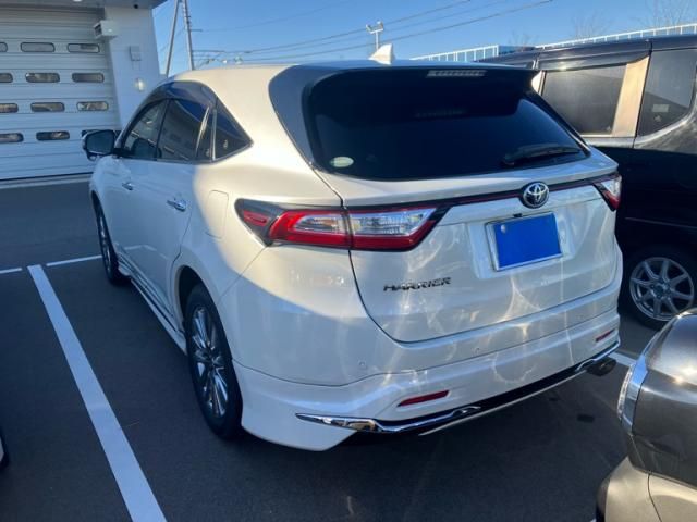 TOYOTA HARRIER 2WD 2019