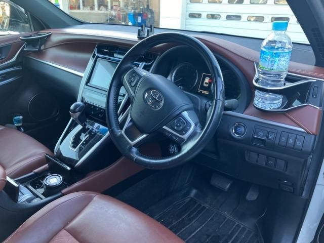 TOYOTA HARRIER 2WD 2019