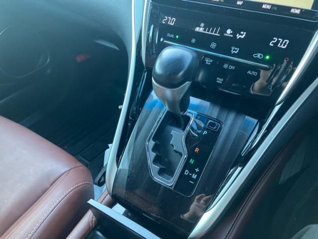 TOYOTA HARRIER 2WD 2019