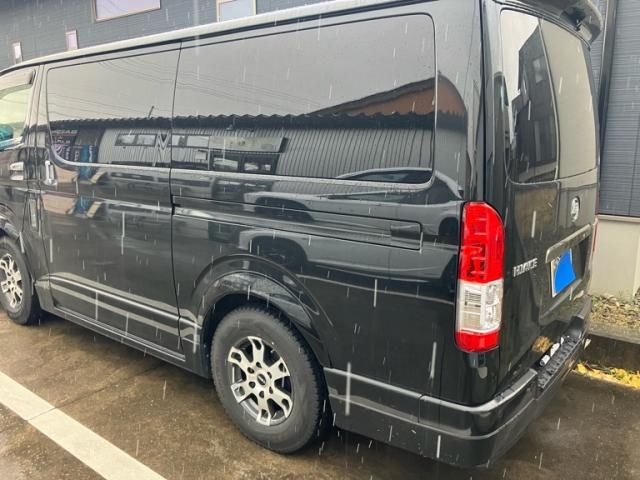 TOYOTA HIACE van 4WD 2023