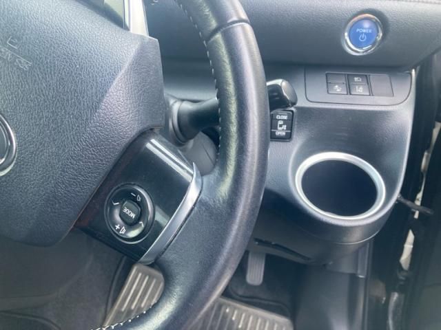 TOYOTA SIENTA HYBRID 2016