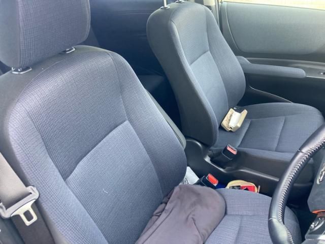 TOYOTA SIENTA HYBRID 2016