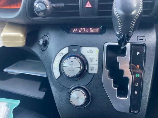 TOYOTA SIENTA HYBRID 2016