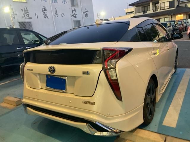 TOYOTA PRIUS 2018