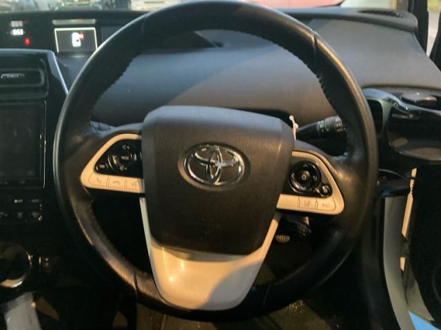 TOYOTA PRIUS 2018