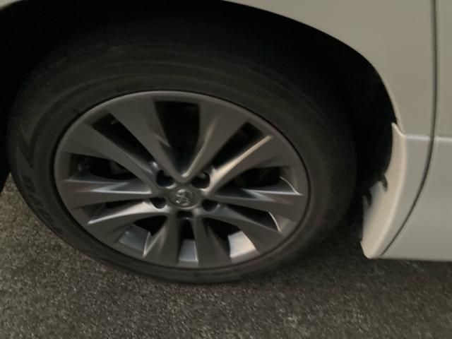 TOYOTA VELLFIRE 2011