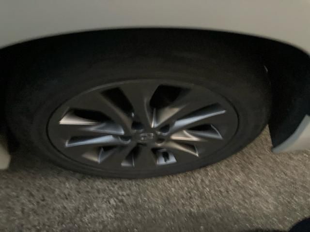 TOYOTA VELLFIRE 2011