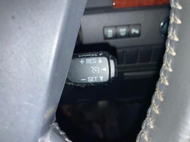 TOYOTA VELLFIRE 2011