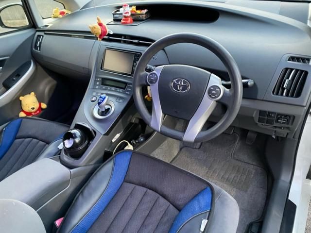 TOYOTA PRIUS 2011
