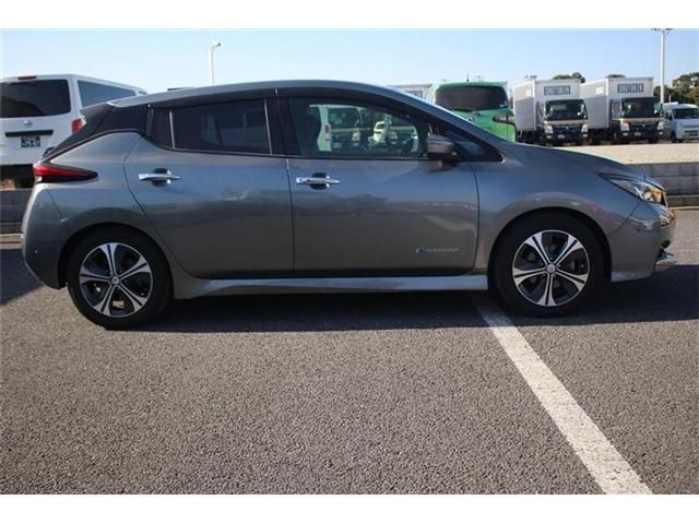 NISSAN LEAF 2018