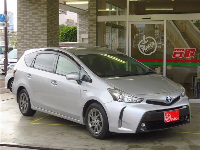 TOYOTA PRIUS Alpha 2017