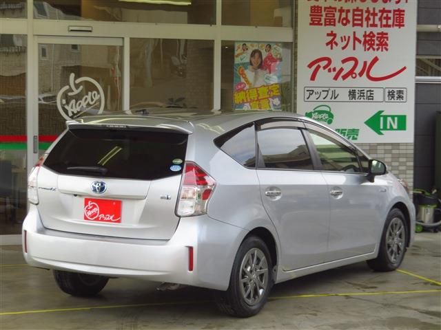 TOYOTA PRIUS Alpha 2017