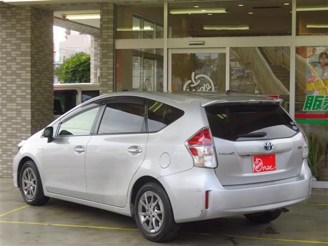 TOYOTA PRIUS Alpha 2017