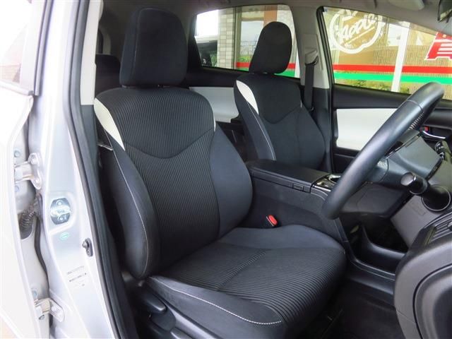 TOYOTA PRIUS Alpha 2017