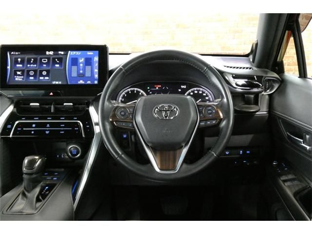 TOYOTA HARRIER 4WD 2022