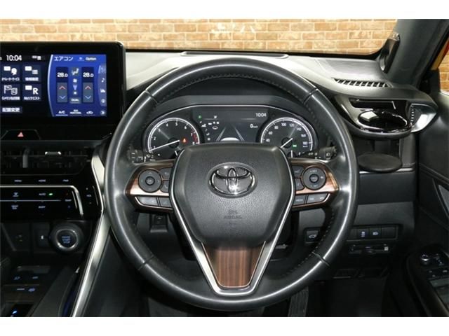 TOYOTA HARRIER 4WD 2022