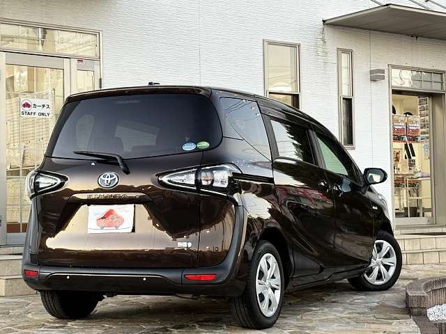 TOYOTA SIENTA HYBRID 2019