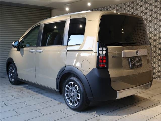 HONDA FREED e:HEV 2025
