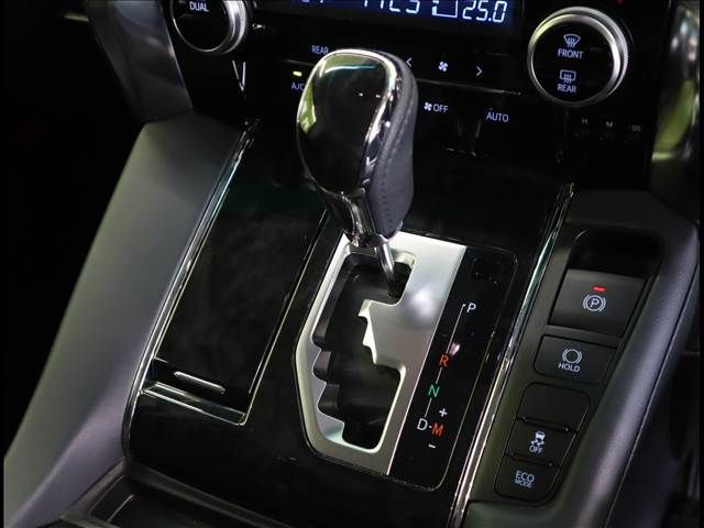 TOYOTA VELLFIRE 2020