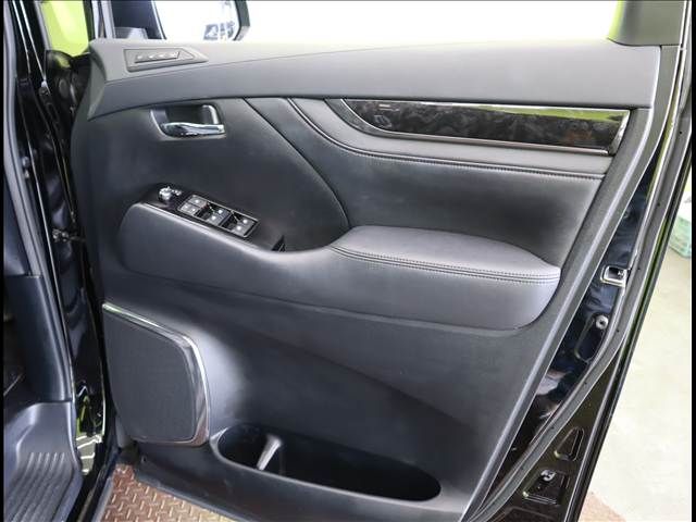 TOYOTA VELLFIRE 2020