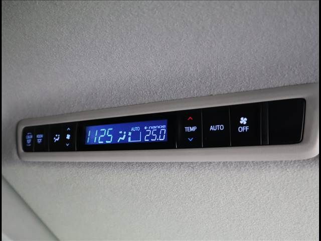 TOYOTA VELLFIRE 2020