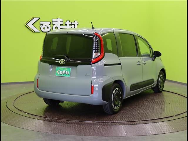 TOYOTA SIENTA HYBRID 2024
