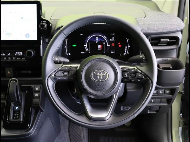 TOYOTA SIENTA HYBRID 2024